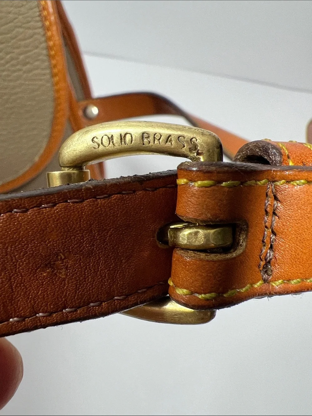 🦆 DOONEY & BOURKE ESSEX LARGE TAUPE AWL PEBBLED WITH BRITISH TAN TRIM CROSSBODY
